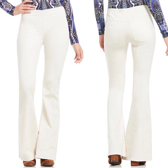 Free People Denim - FREE PEOPLE Ivory pull on flare jeans
